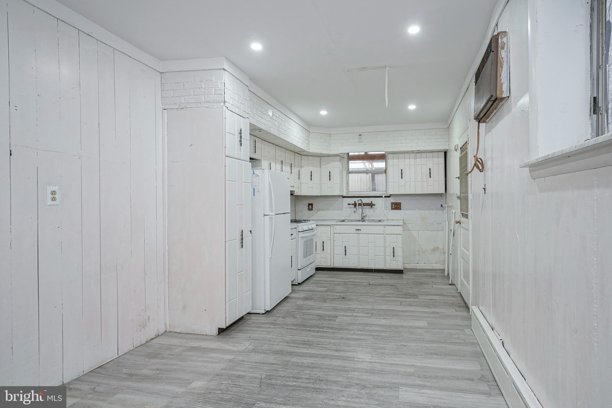 WHITMAN - Residential