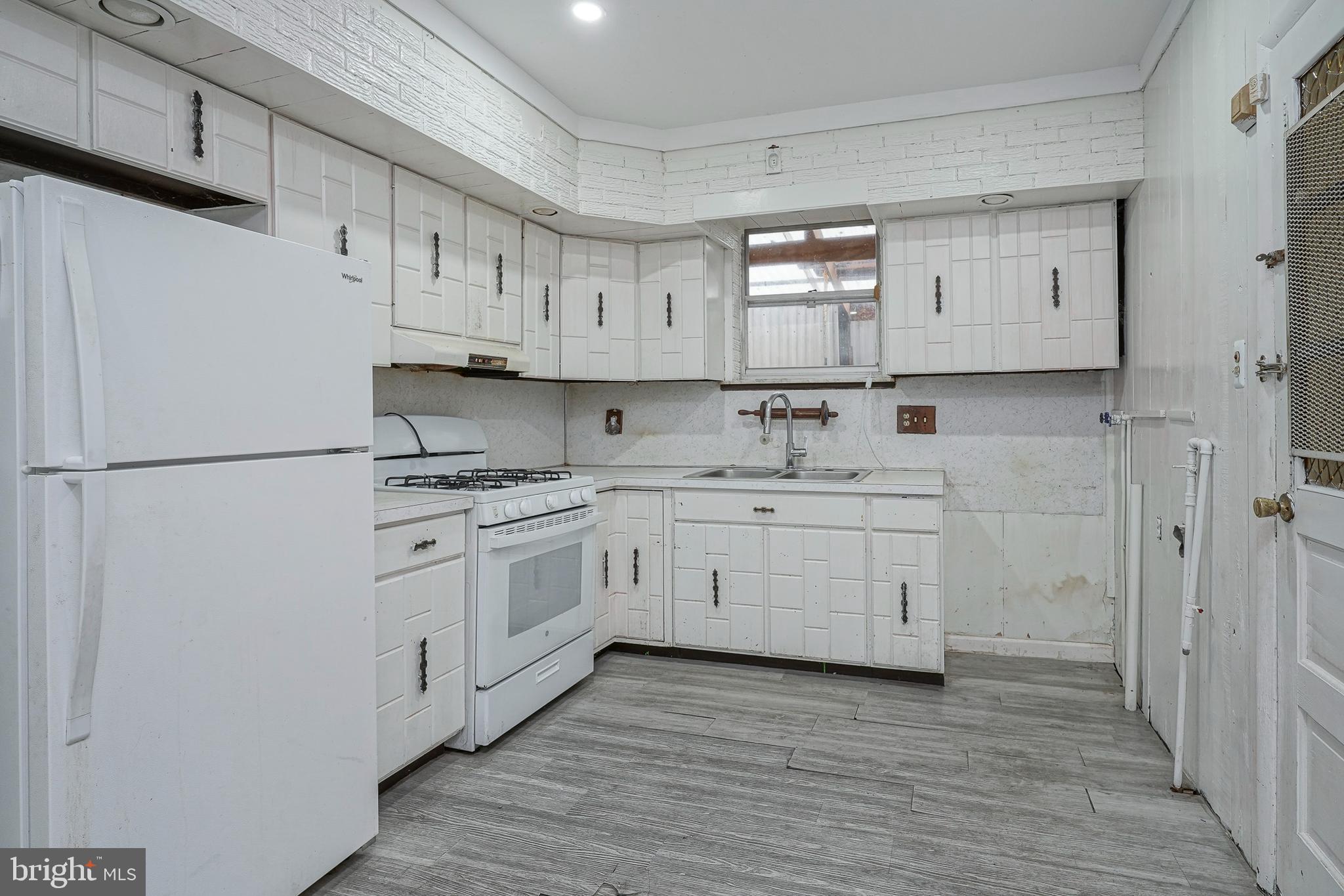 WHITMAN - Residential