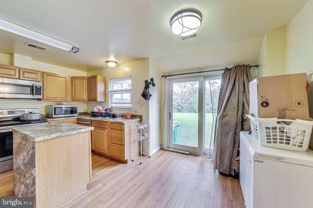 WOODSTREAM EAST PLAT EIG - Residential