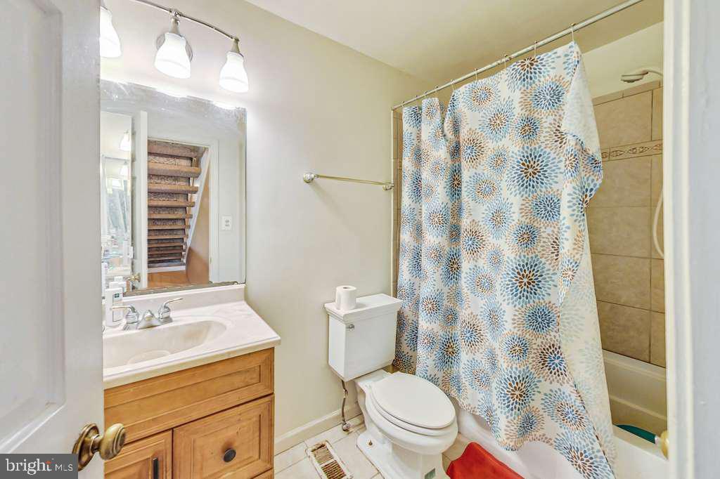 WOODSTREAM EAST PLAT EIG - Residential