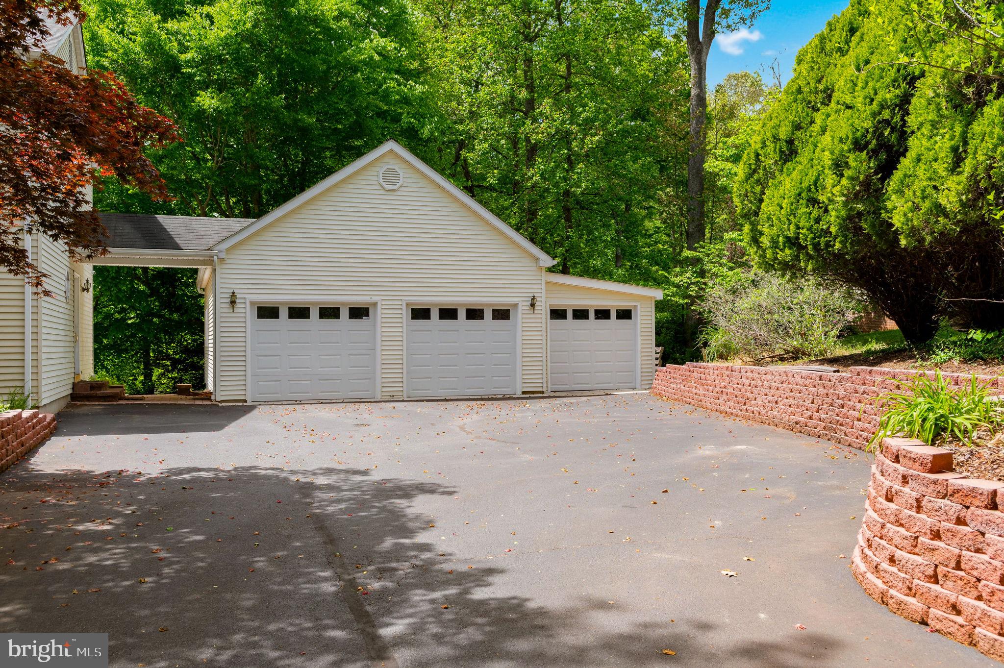 10615 PINEVIEW ROAD