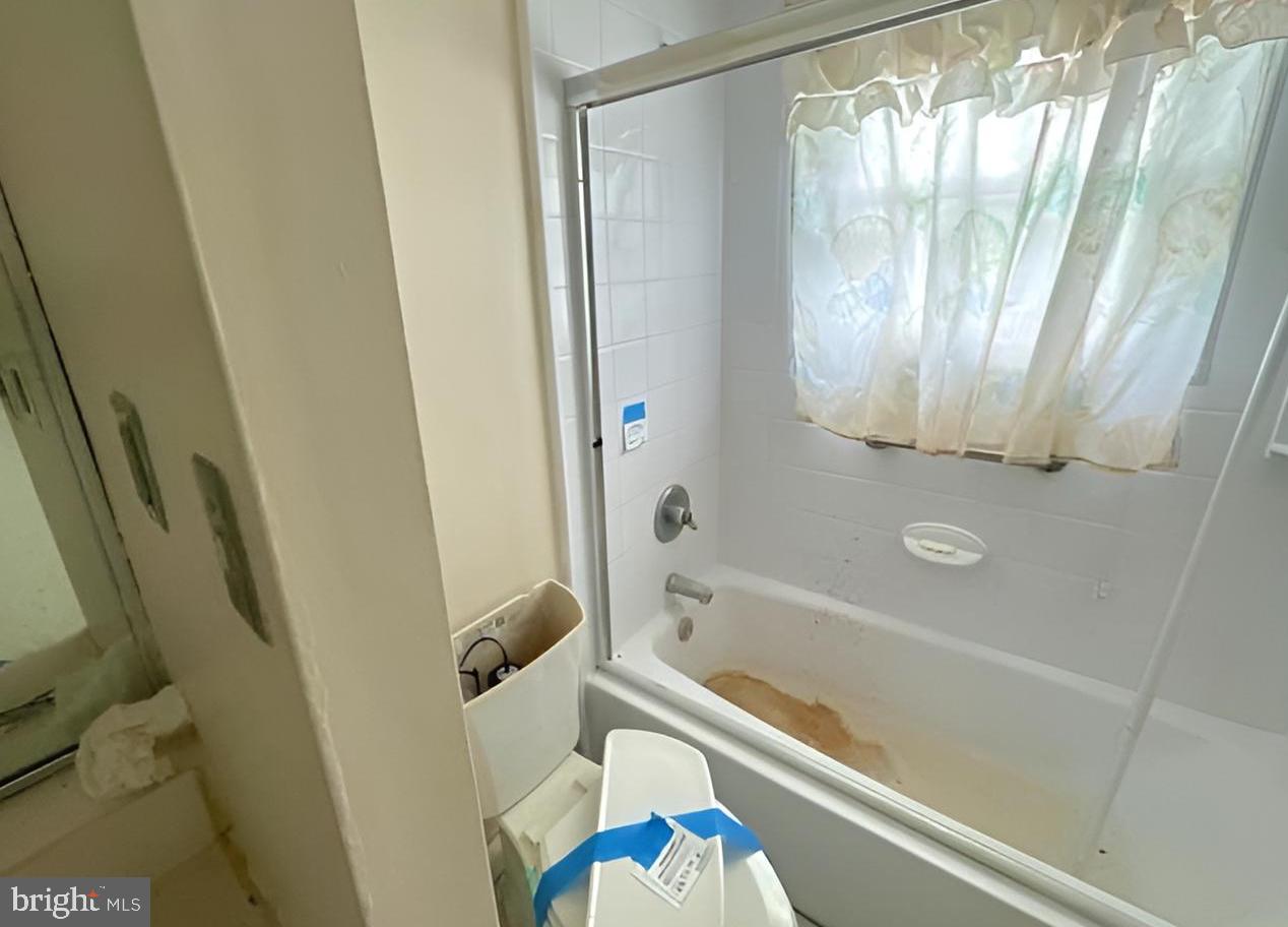 HOLLY MANOR - Residential