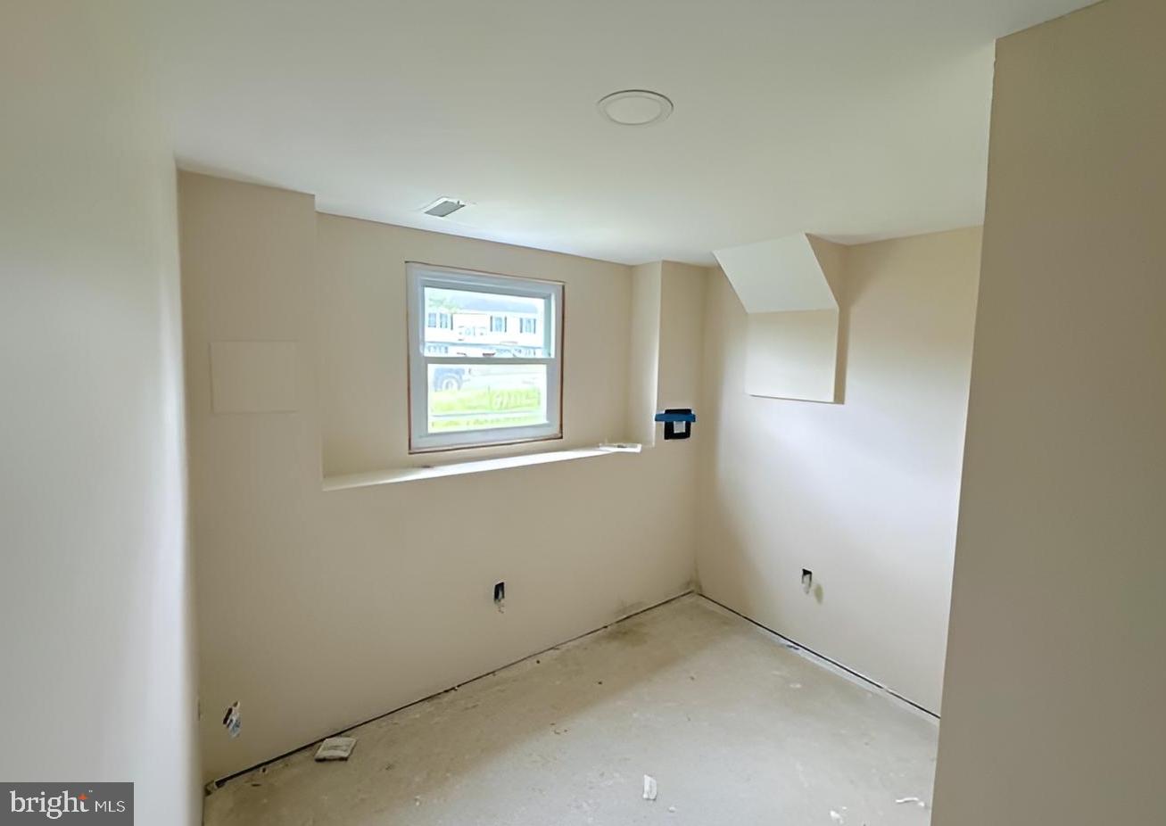 HOLLY MANOR - Residential