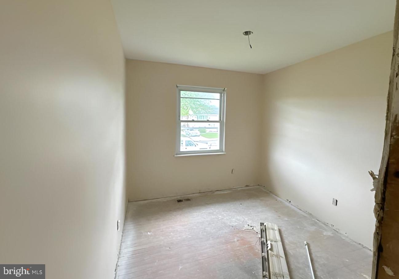 HOLLY MANOR - Residential