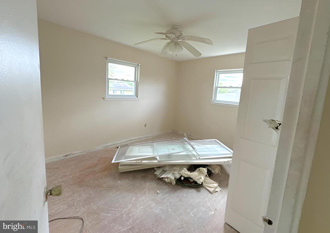 HOLLY MANOR - Residential