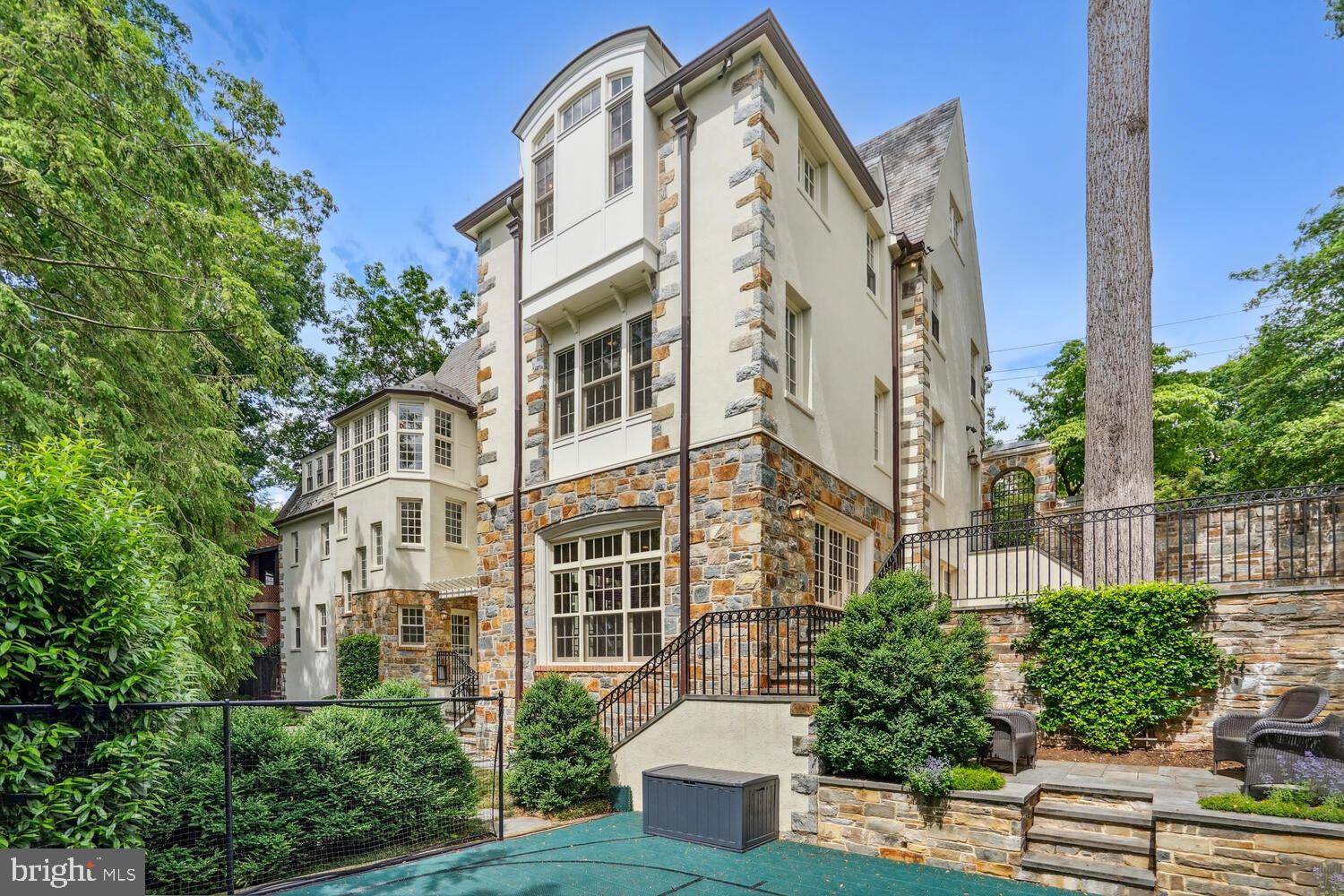 MASSACHUSETTS AVENUE HEIGHTS - Residential