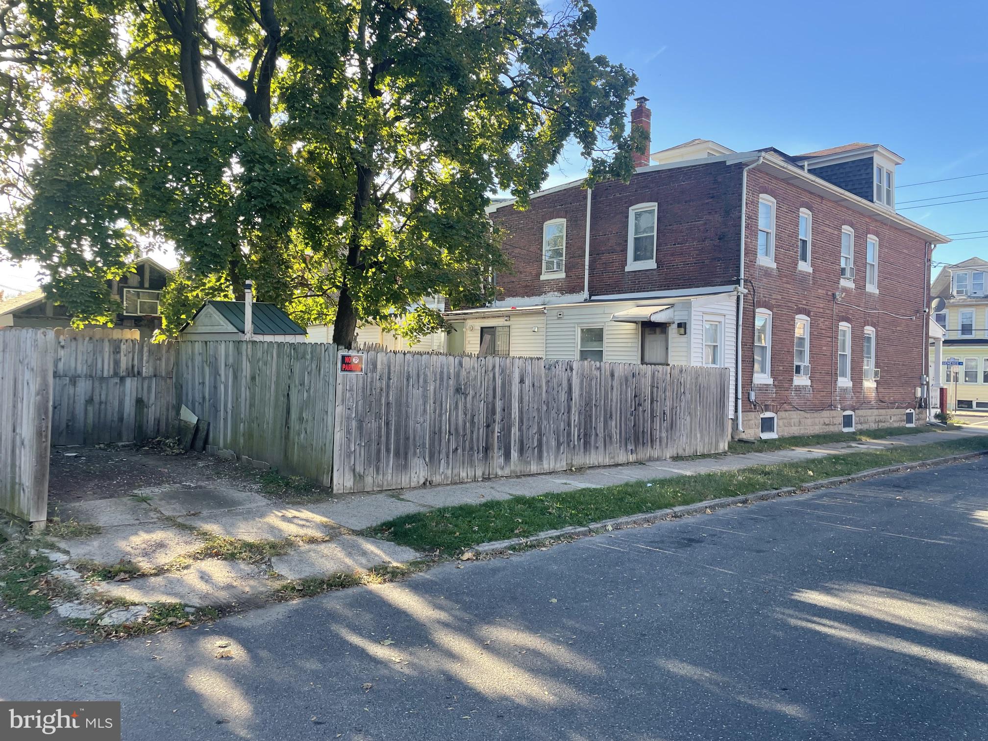 1600 GENESEE STREET