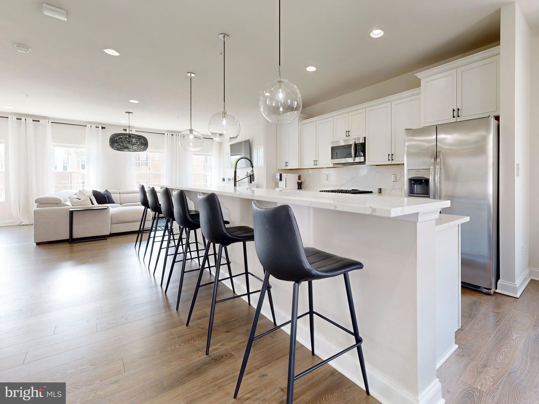 STRAWBRIDGE COMMONS - Residential