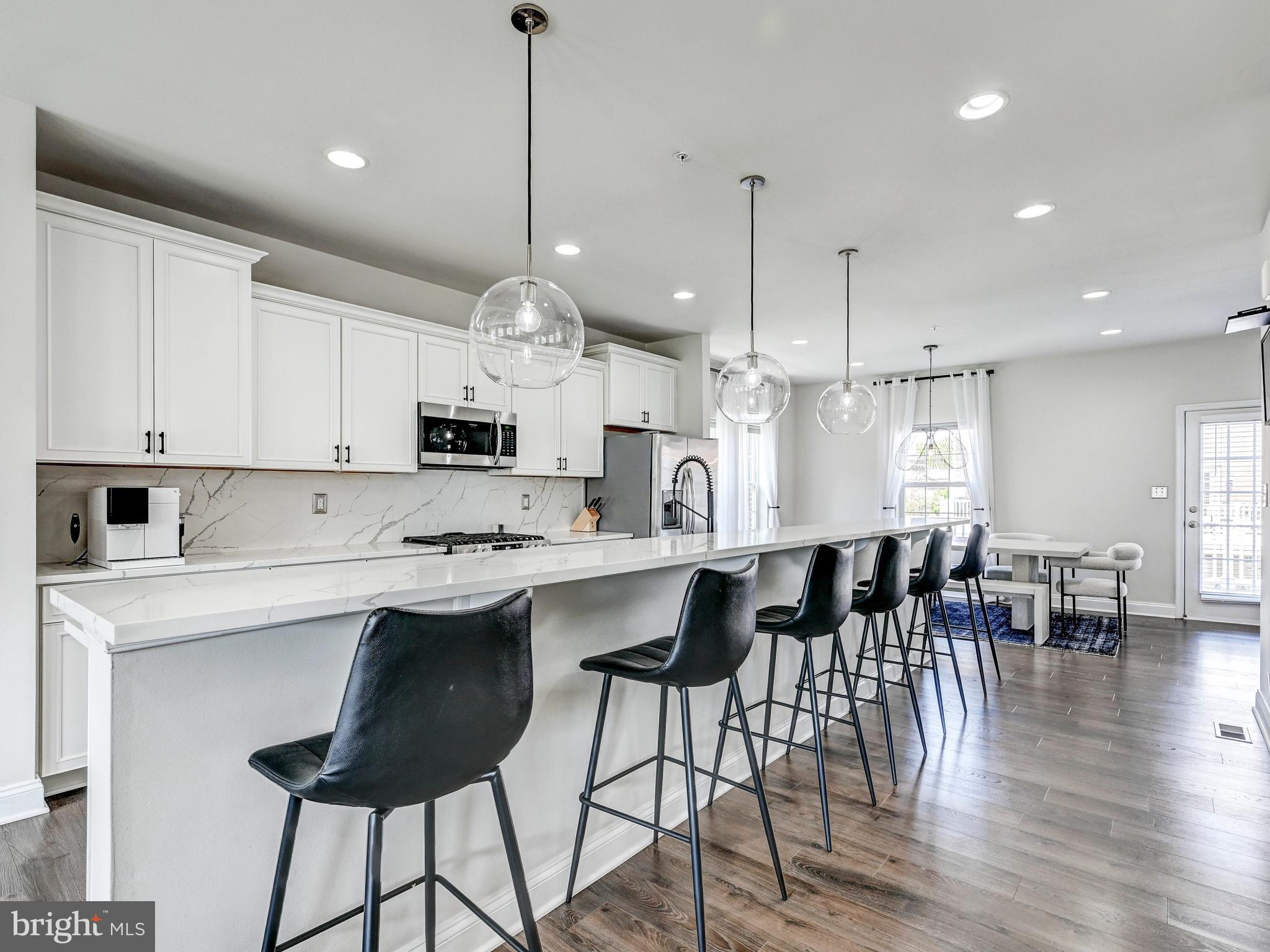 STRAWBRIDGE COMMONS - Residential