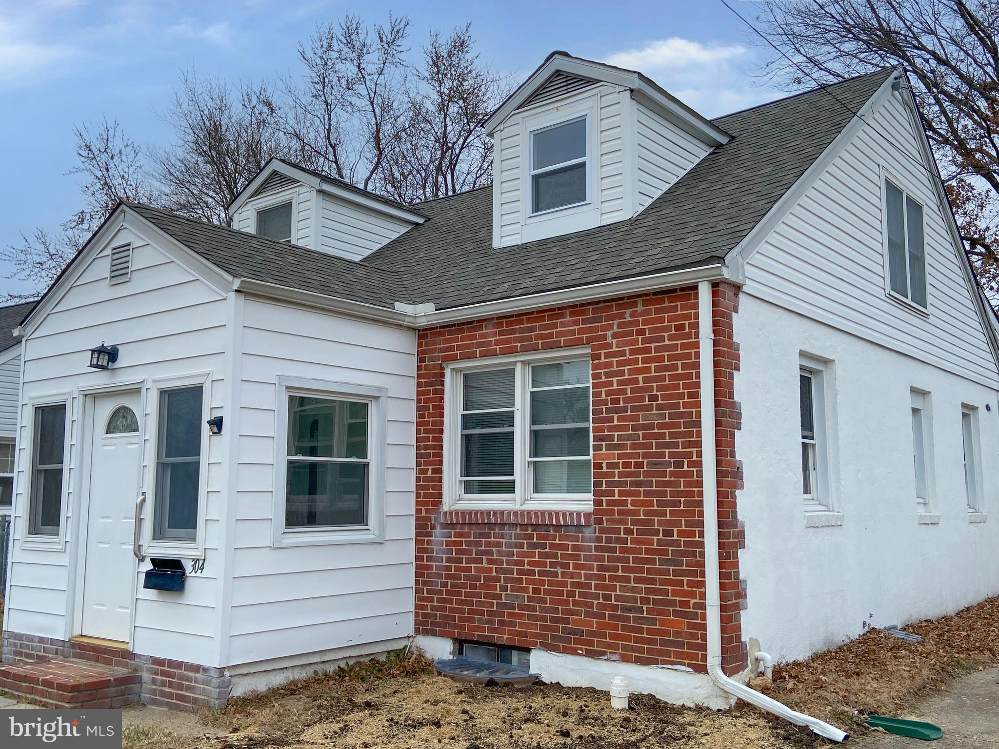 304 W VAN BUREN AVENUE