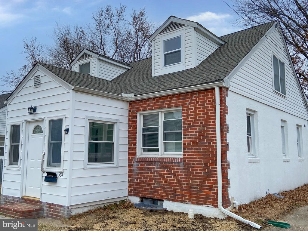 Photo of 304 W Van Buren Avenue, NEW CASTLE, DE 19720 (MLS # DENC2094410)