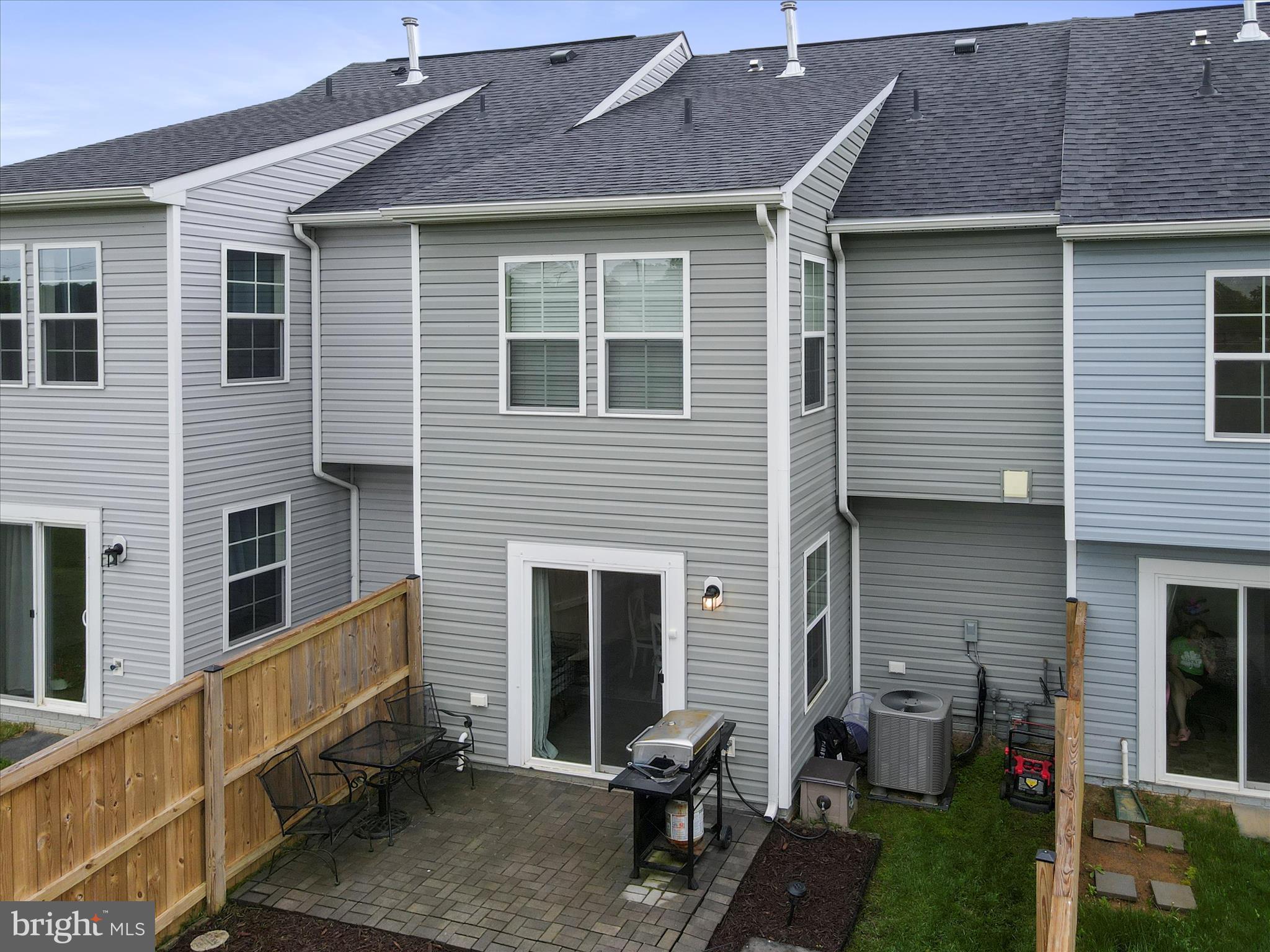 ARCHERS ROCK - Residential