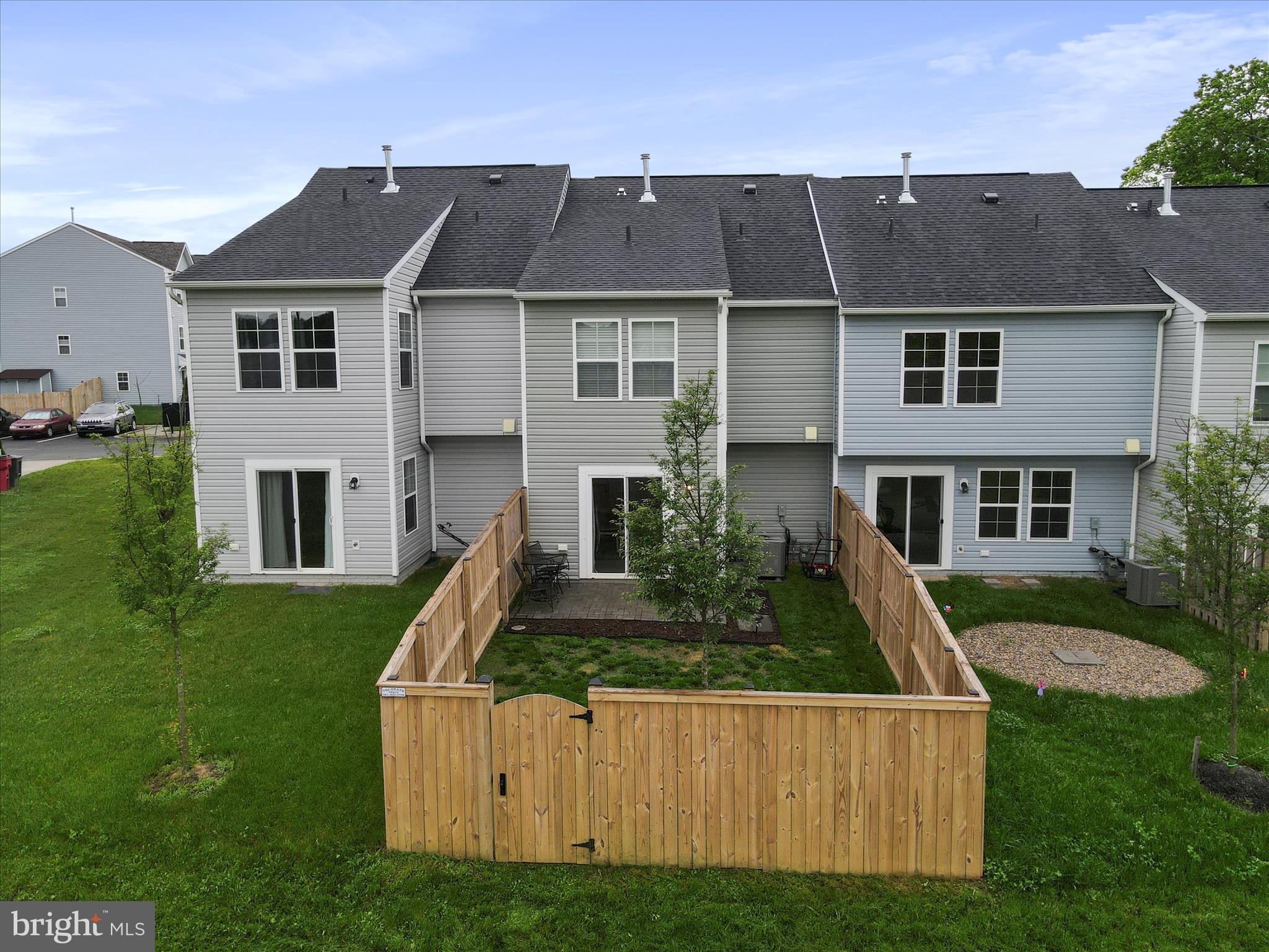 ARCHERS ROCK - Residential