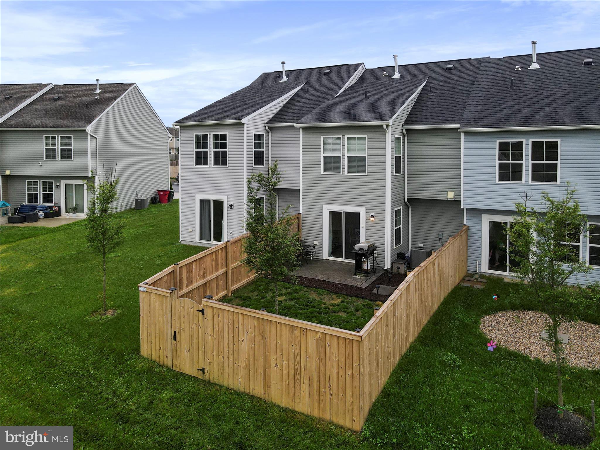 ARCHERS ROCK - Residential