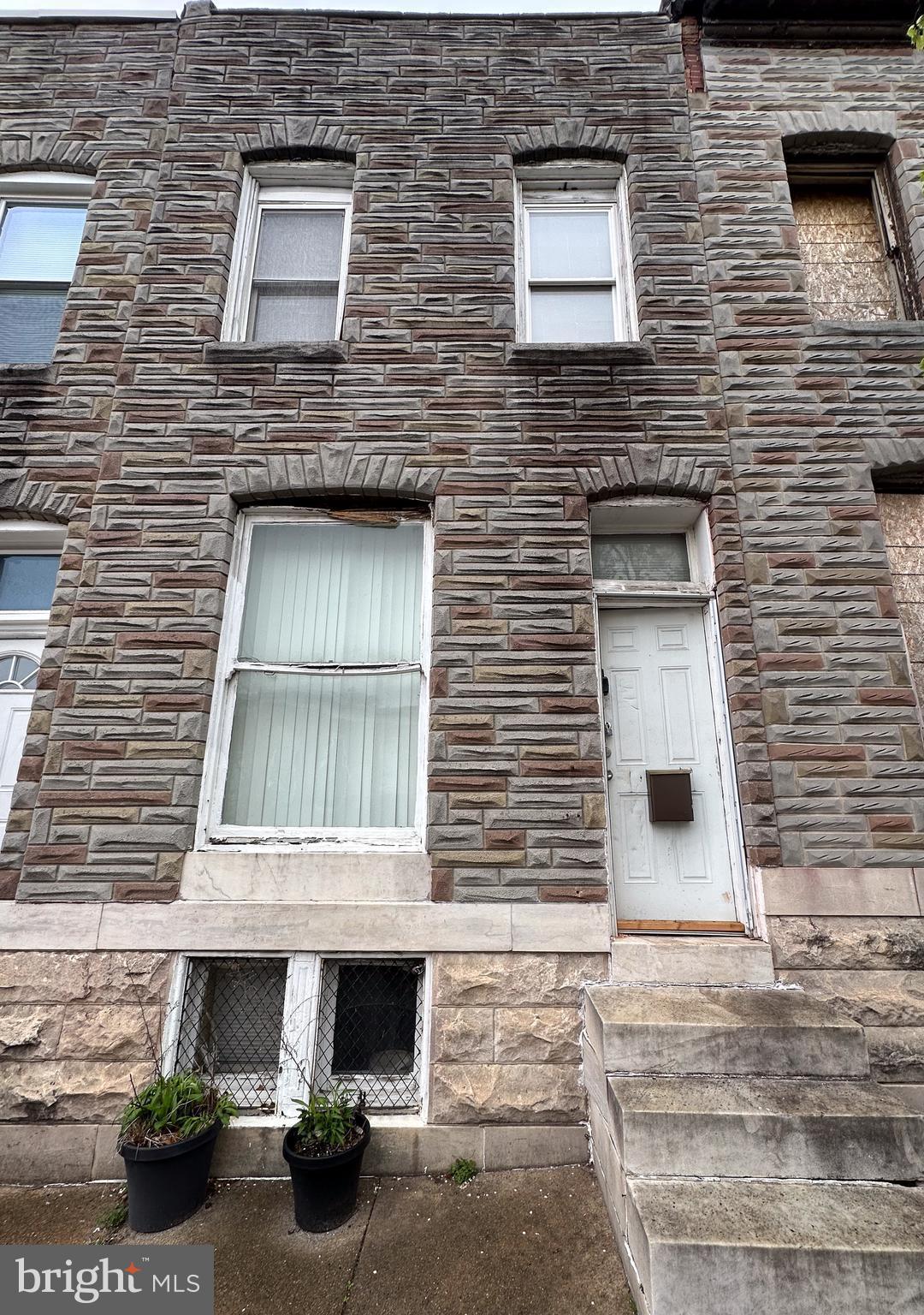 BROADWAY EAST - Residential