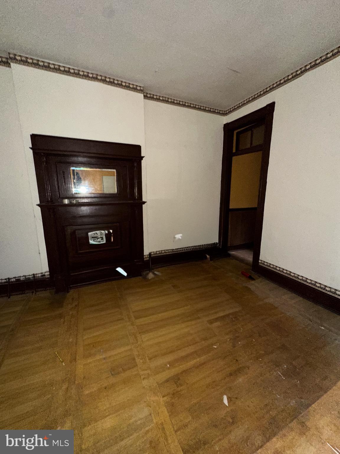 BROADWAY EAST - Residential