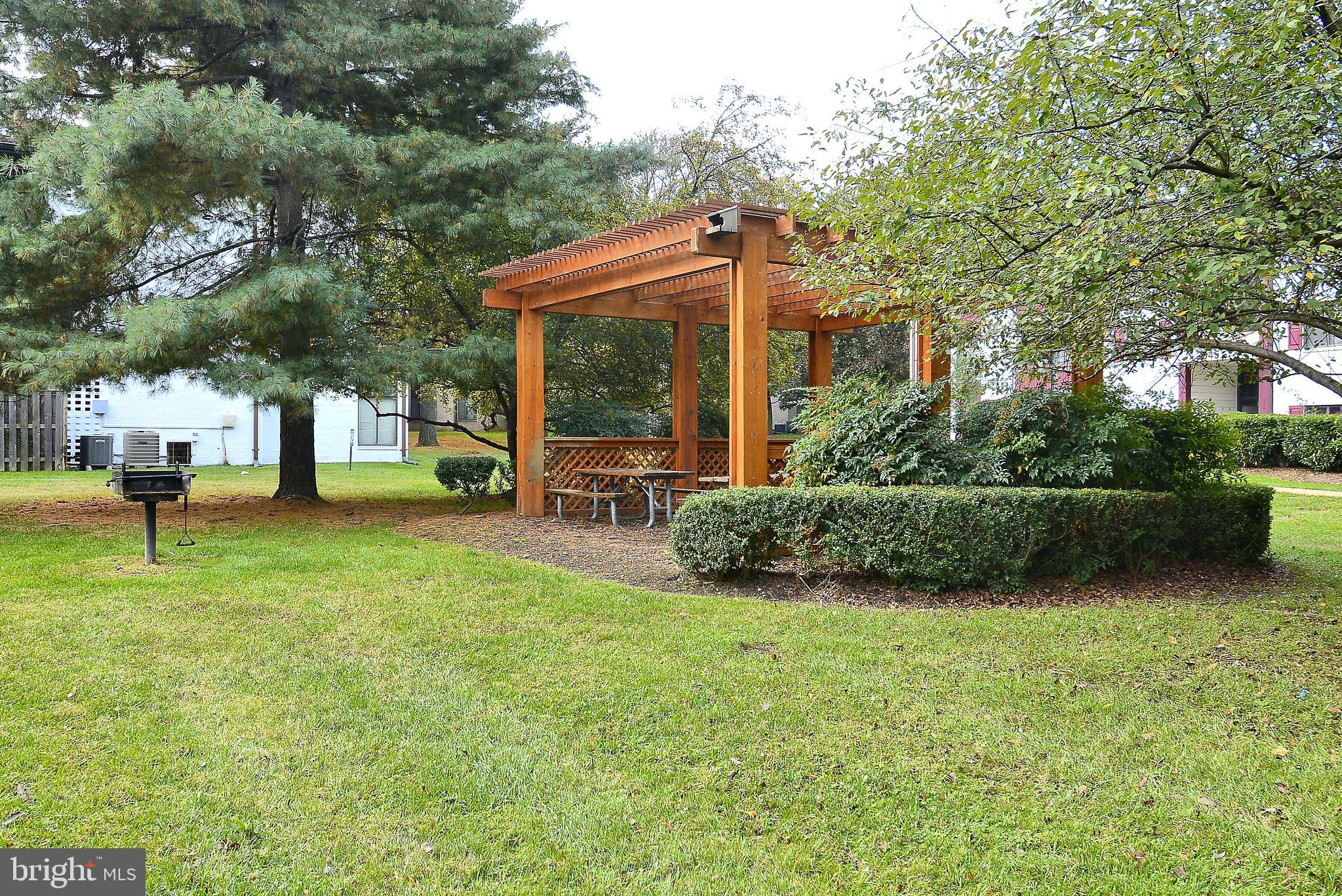 FAIRFIELD COMMONS - Residential