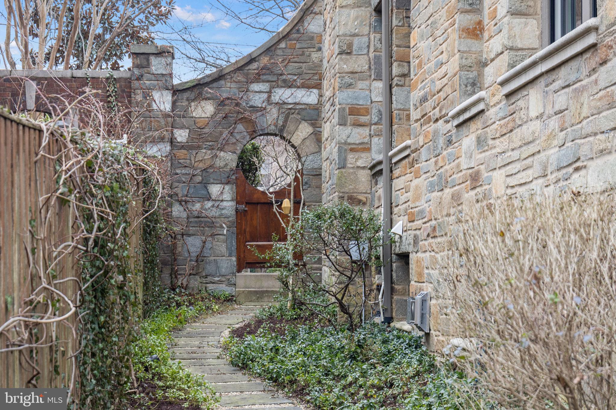OBSERVATORY CIRCLE - Residential