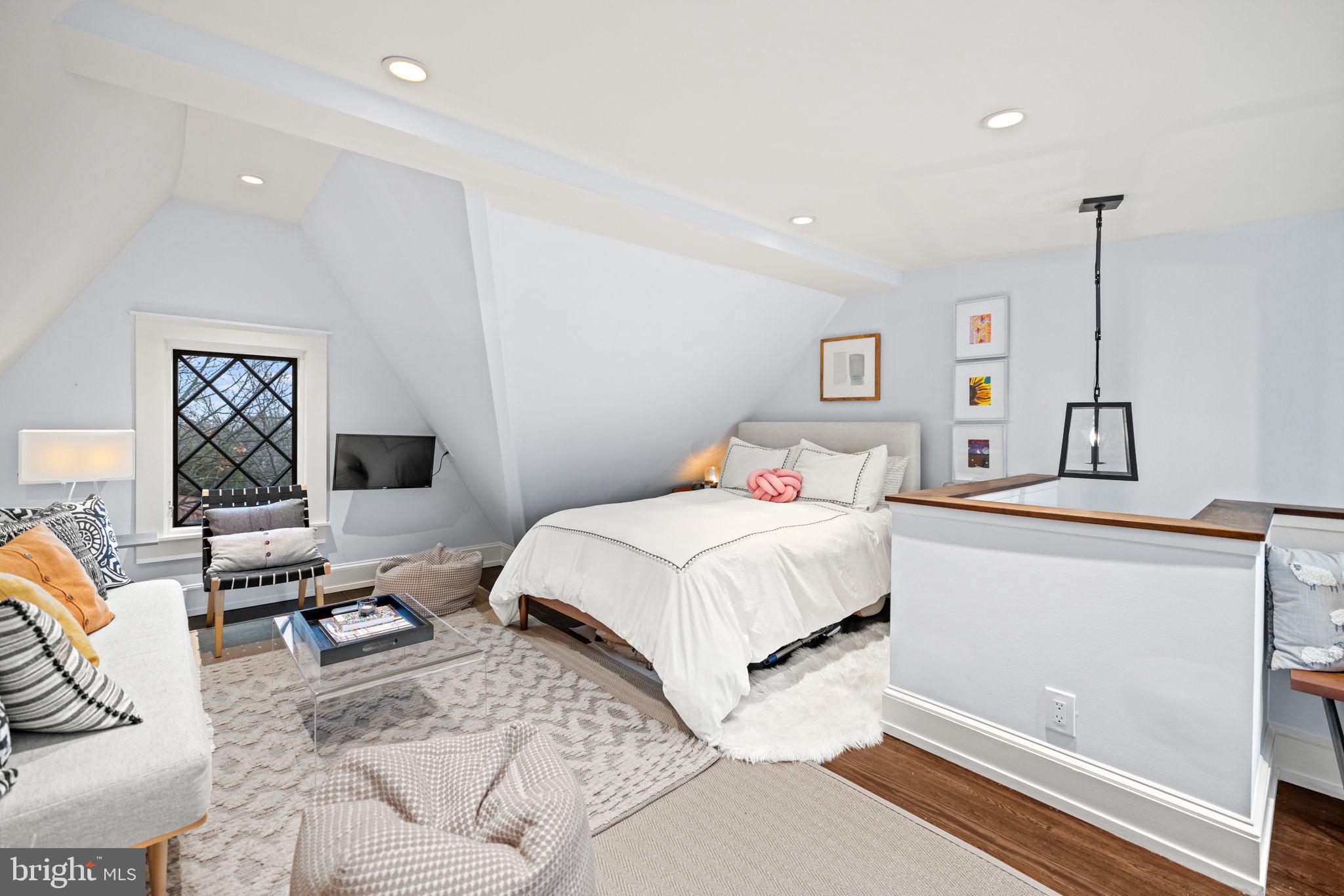 OBSERVATORY CIRCLE - Residential