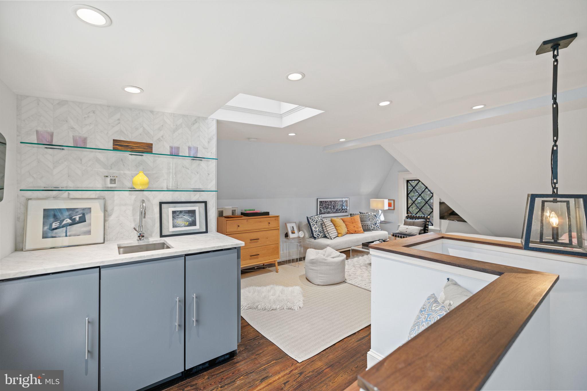 OBSERVATORY CIRCLE - Residential