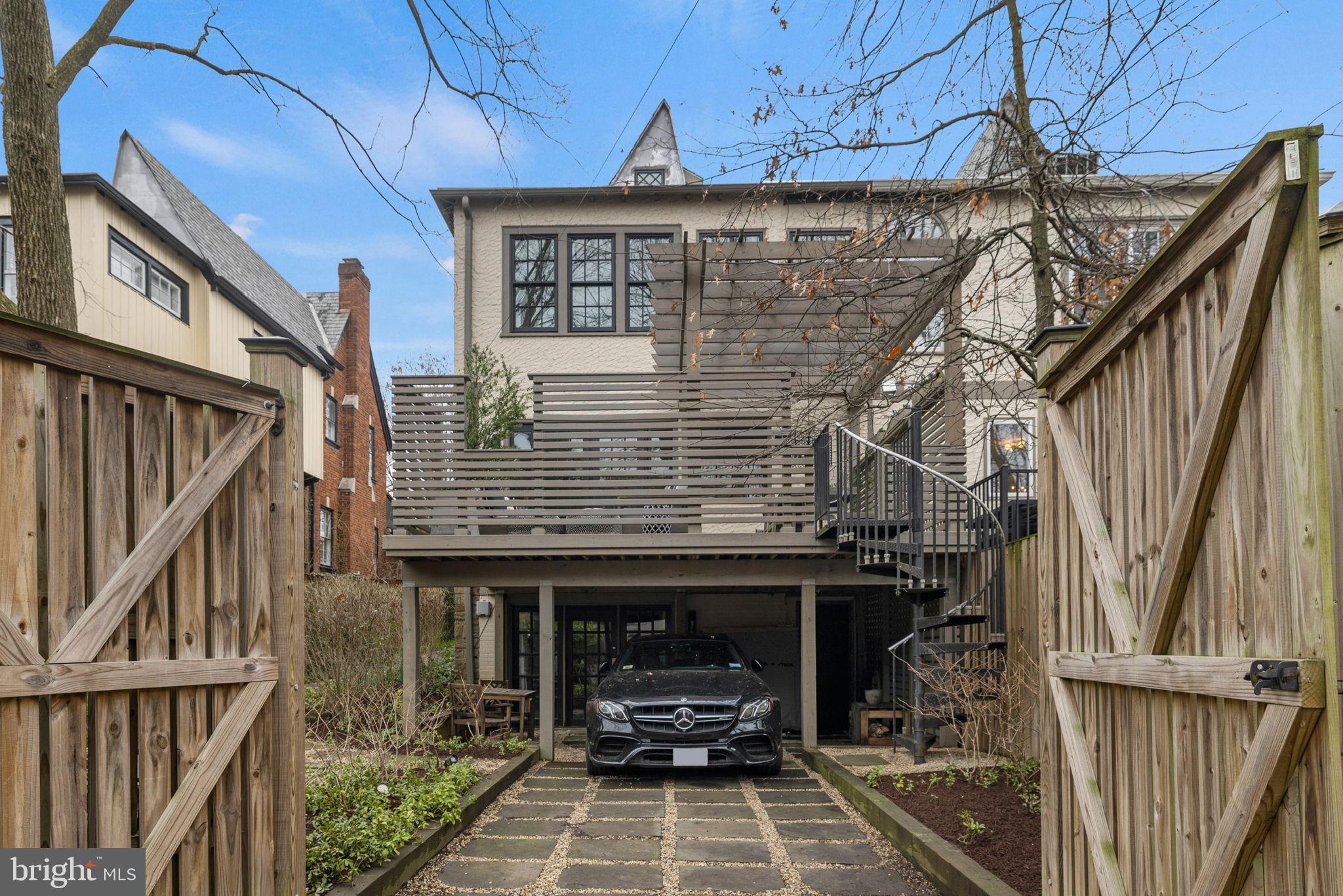 OBSERVATORY CIRCLE - Residential