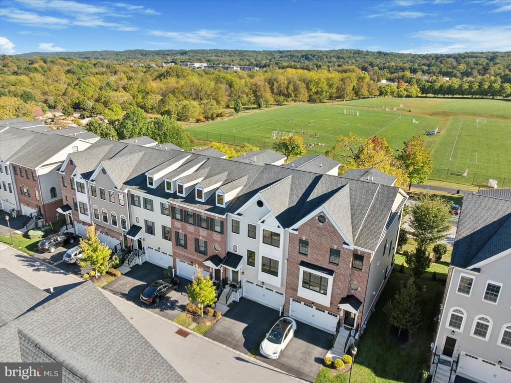 Photo of 50 Parkview Circle, WAYNE, PA 19087 (MLS # PACT2111436)