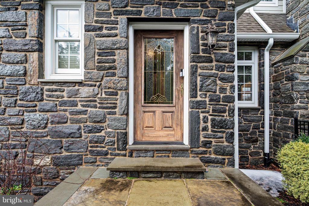 Photo of 2 Greystone Circle #3, NEWTOWN SQUARE, PA 19073 (MLS # PADE2105702)