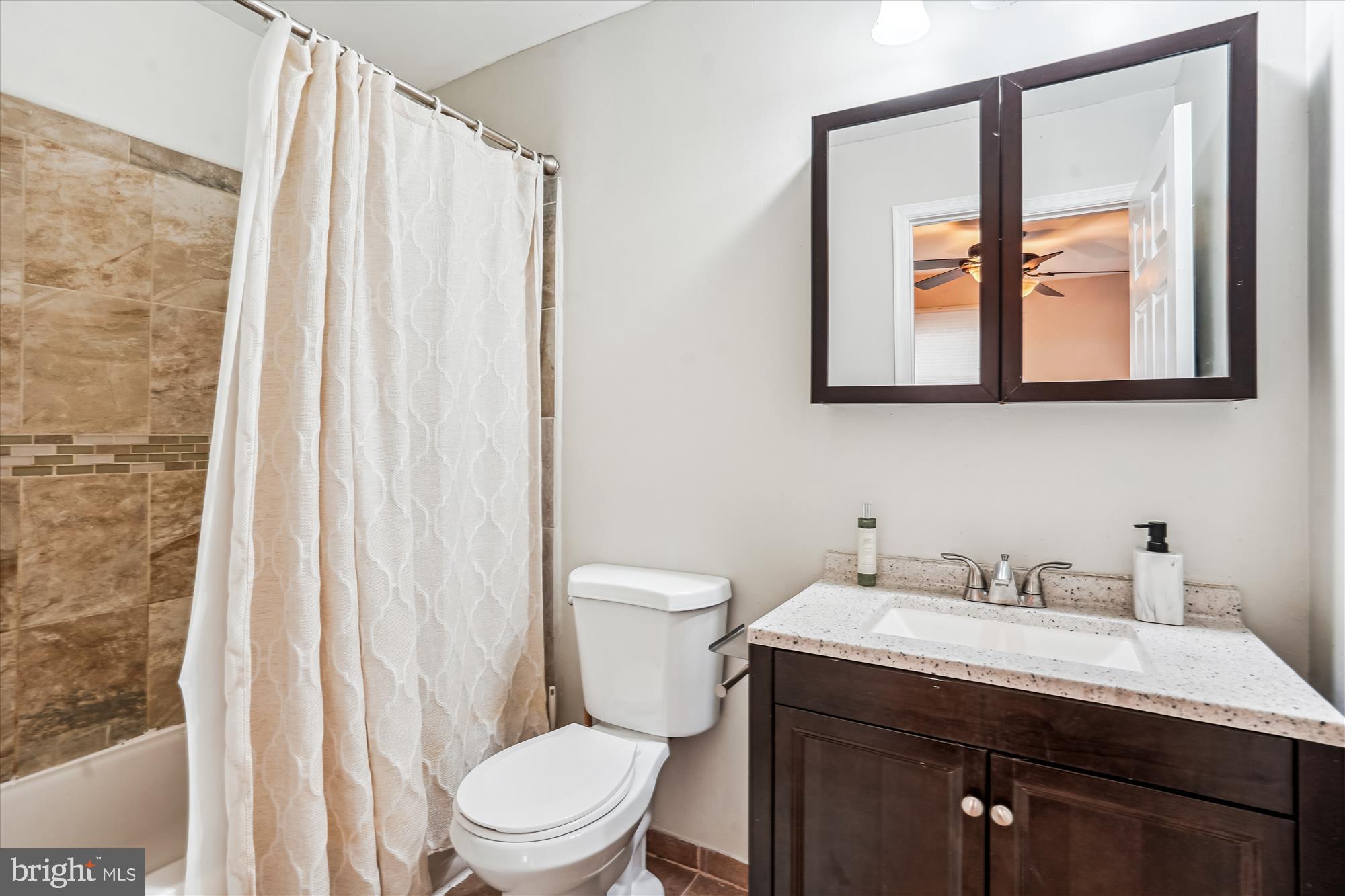 ARLINGTON RUN - Residential Lease