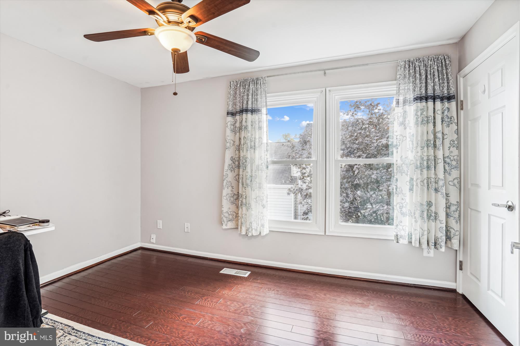 ARLINGTON RUN - Residential Lease