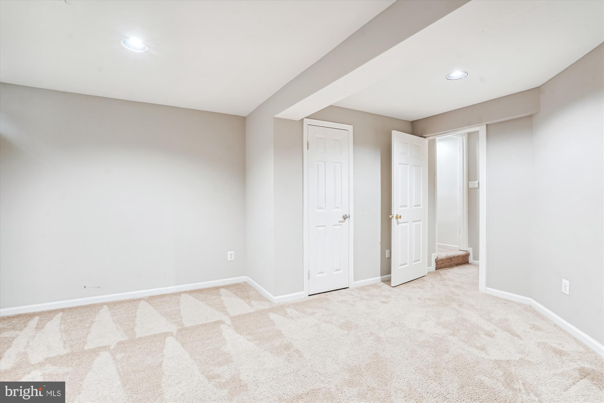 ARLINGTON RUN - Residential Lease