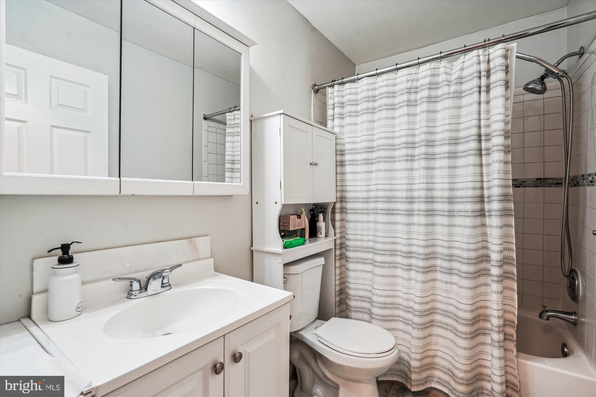 ARLINGTON RUN - Residential Lease