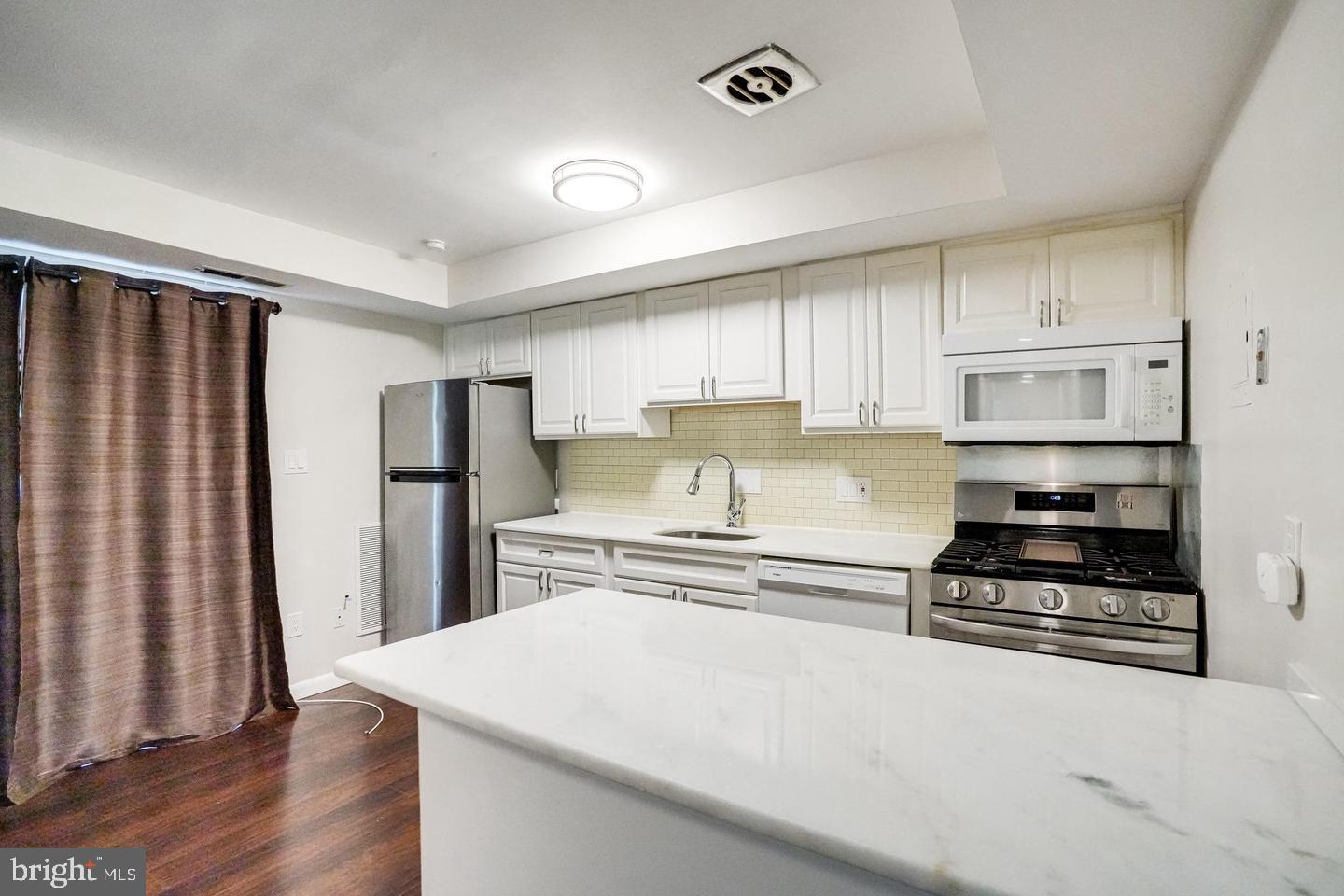 NEW CARROLLTON - Residential Lease