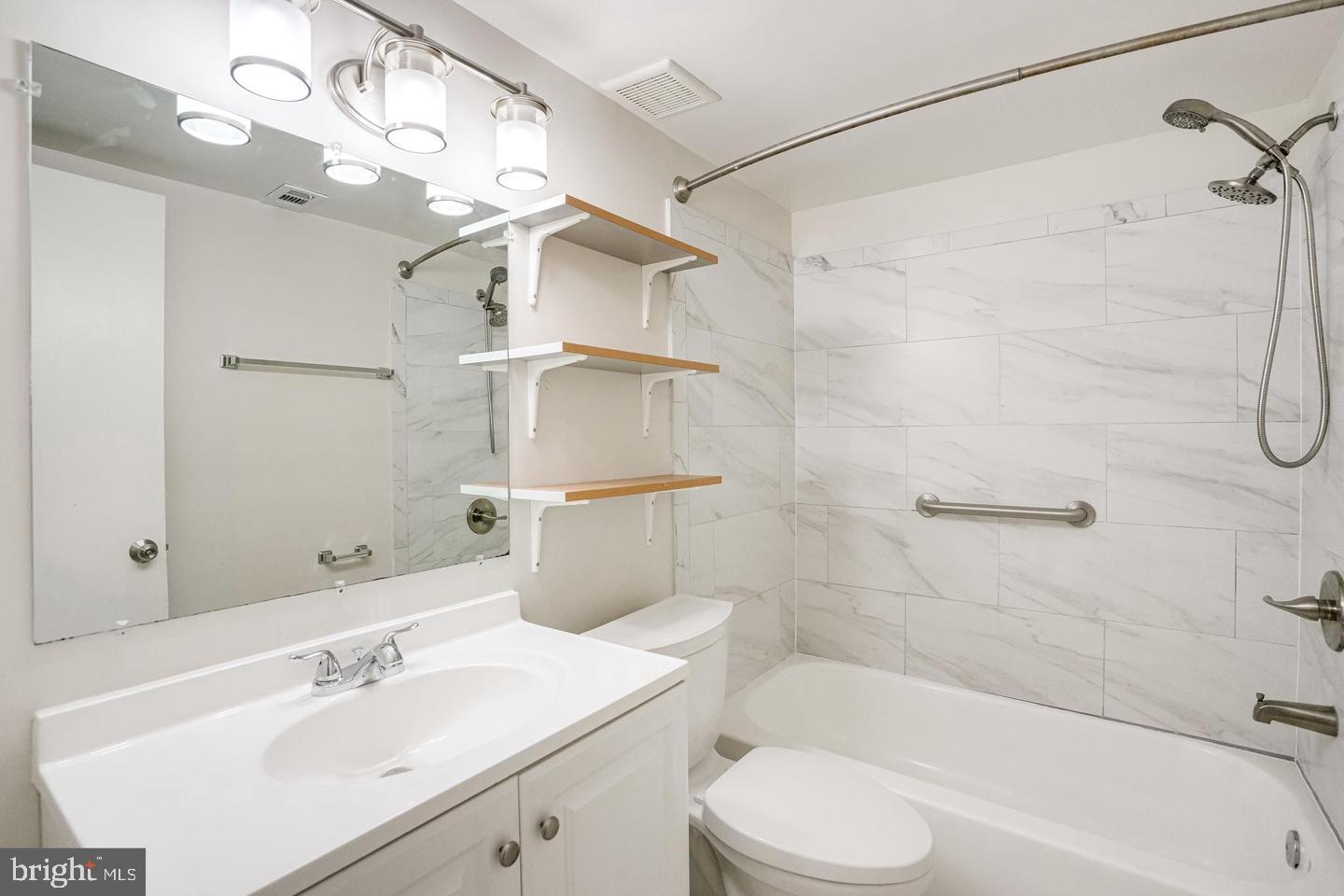 NEW CARROLLTON - Residential Lease