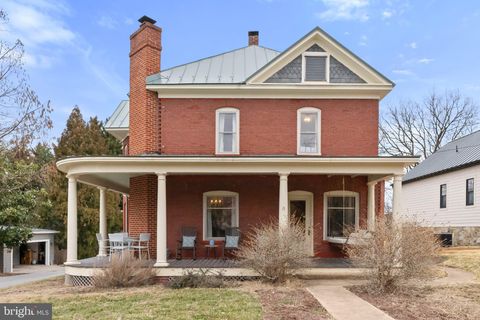 898 FILLMORE STREET HARPERS FERRY WV 25425