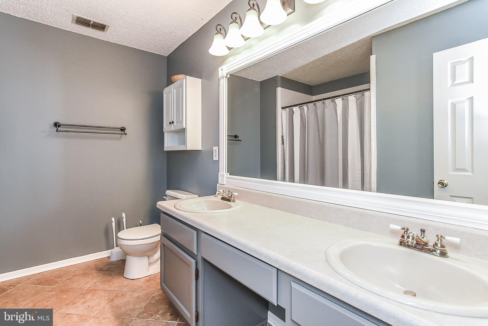 PRESIDENTIAL LAKES - Residential