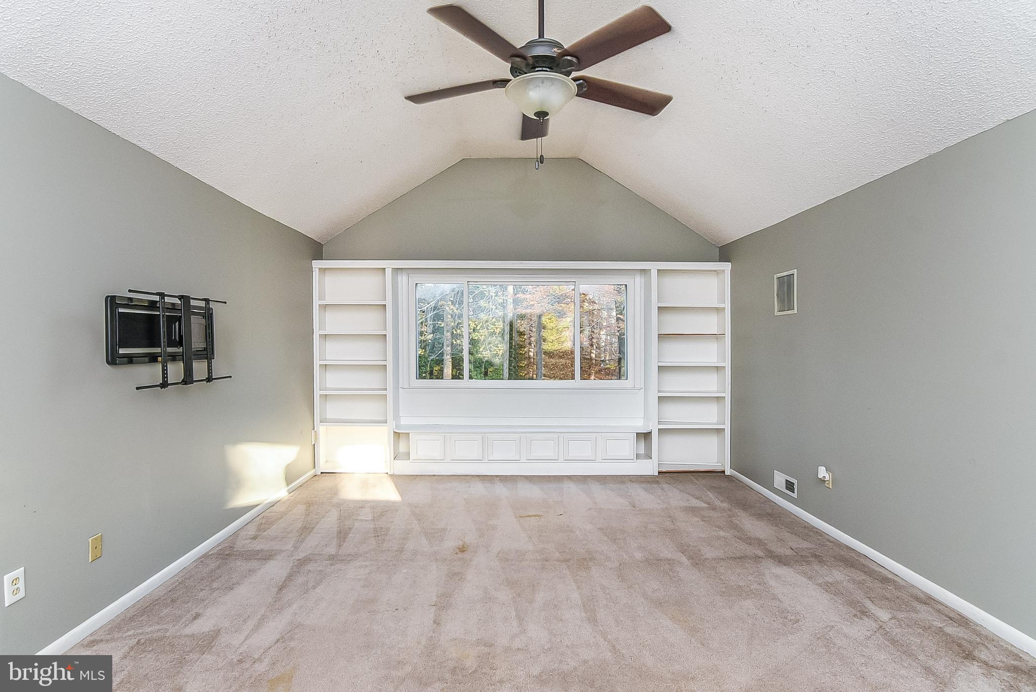 PRESIDENTIAL LAKES - Residential