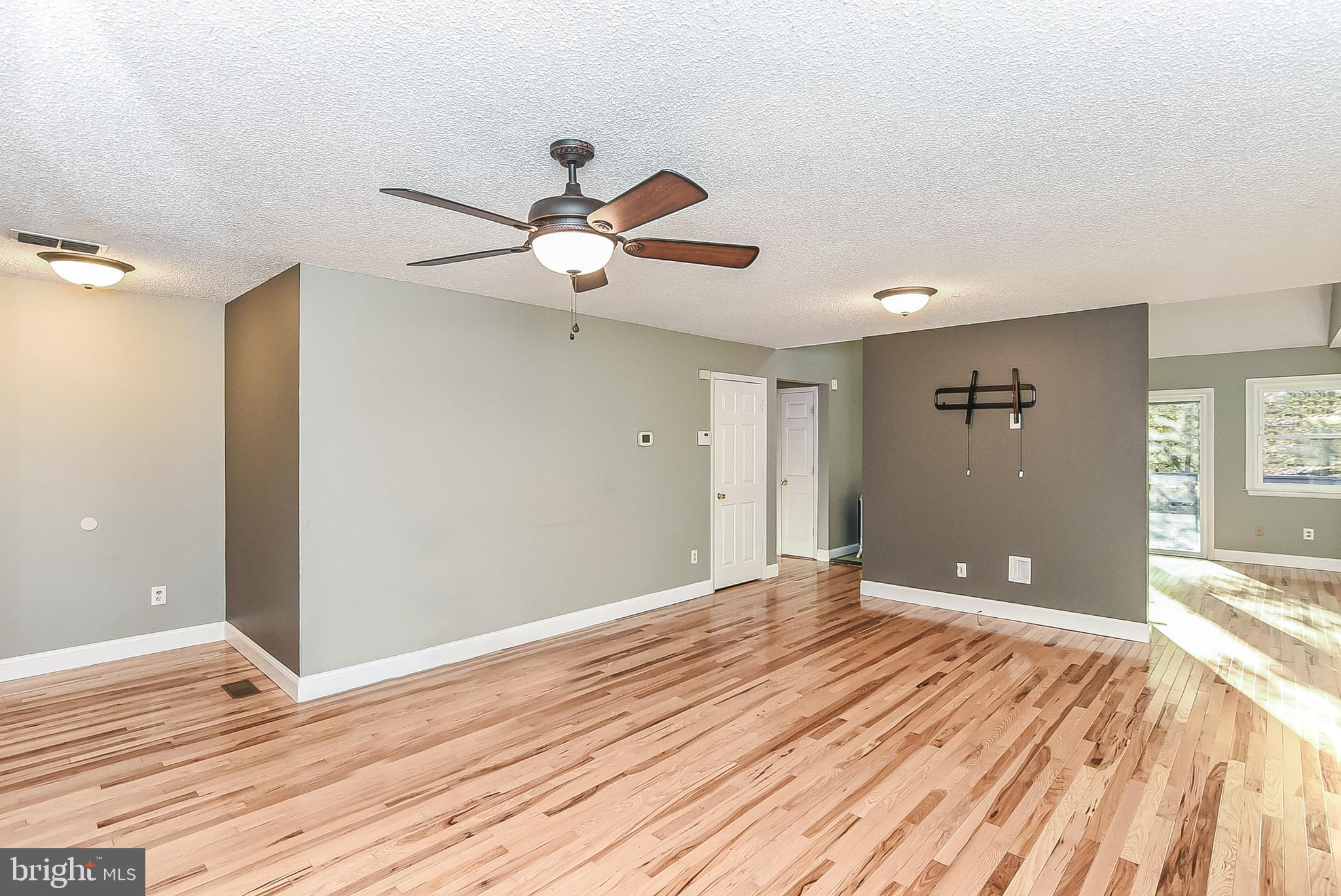 PRESIDENTIAL LAKES - Residential