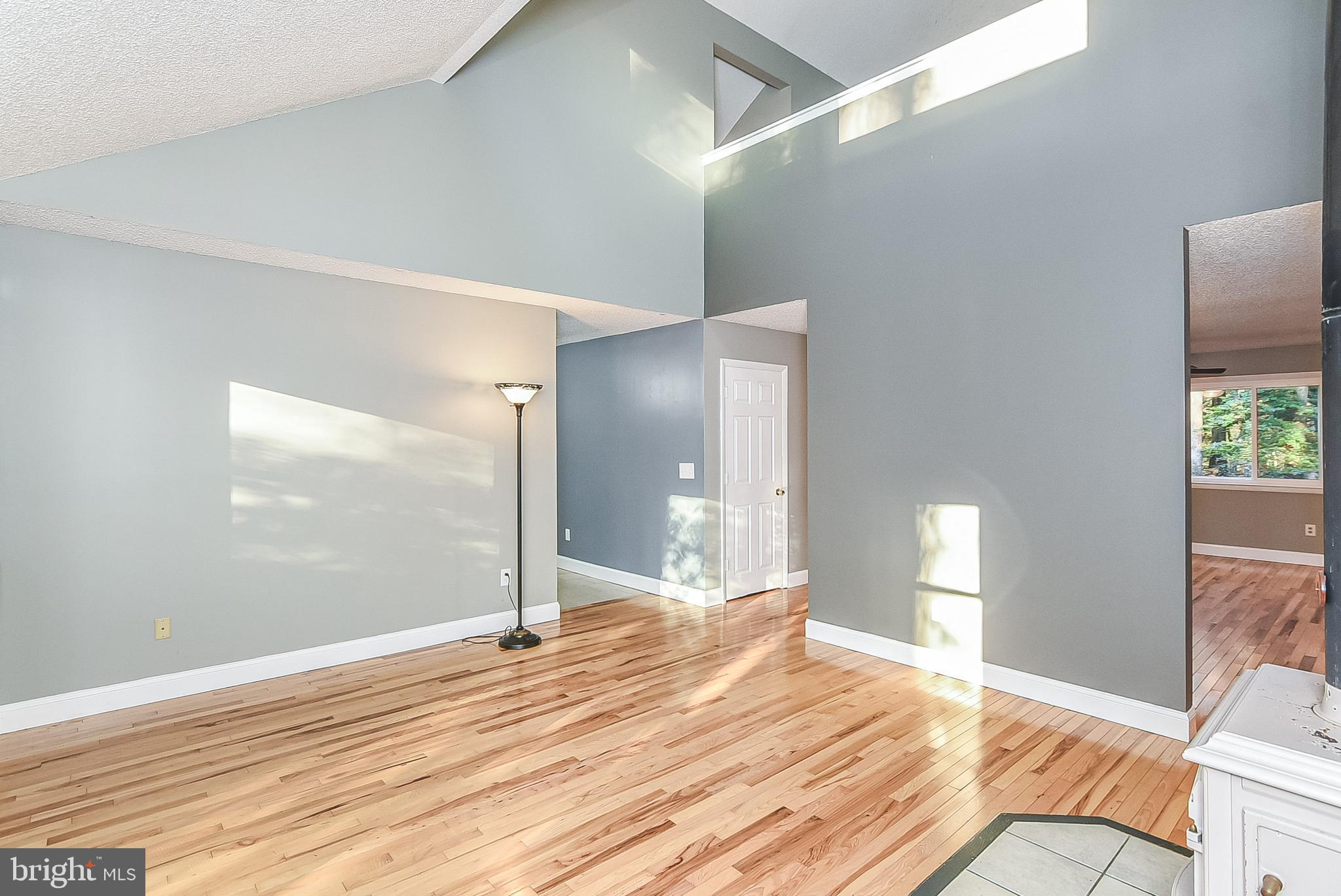 PRESIDENTIAL LAKES - Residential