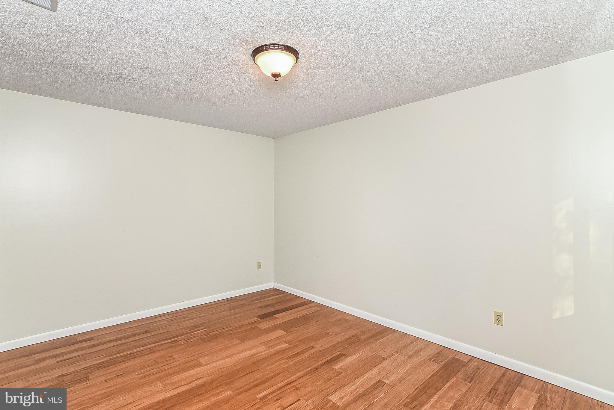 PRESIDENTIAL LAKES - Residential