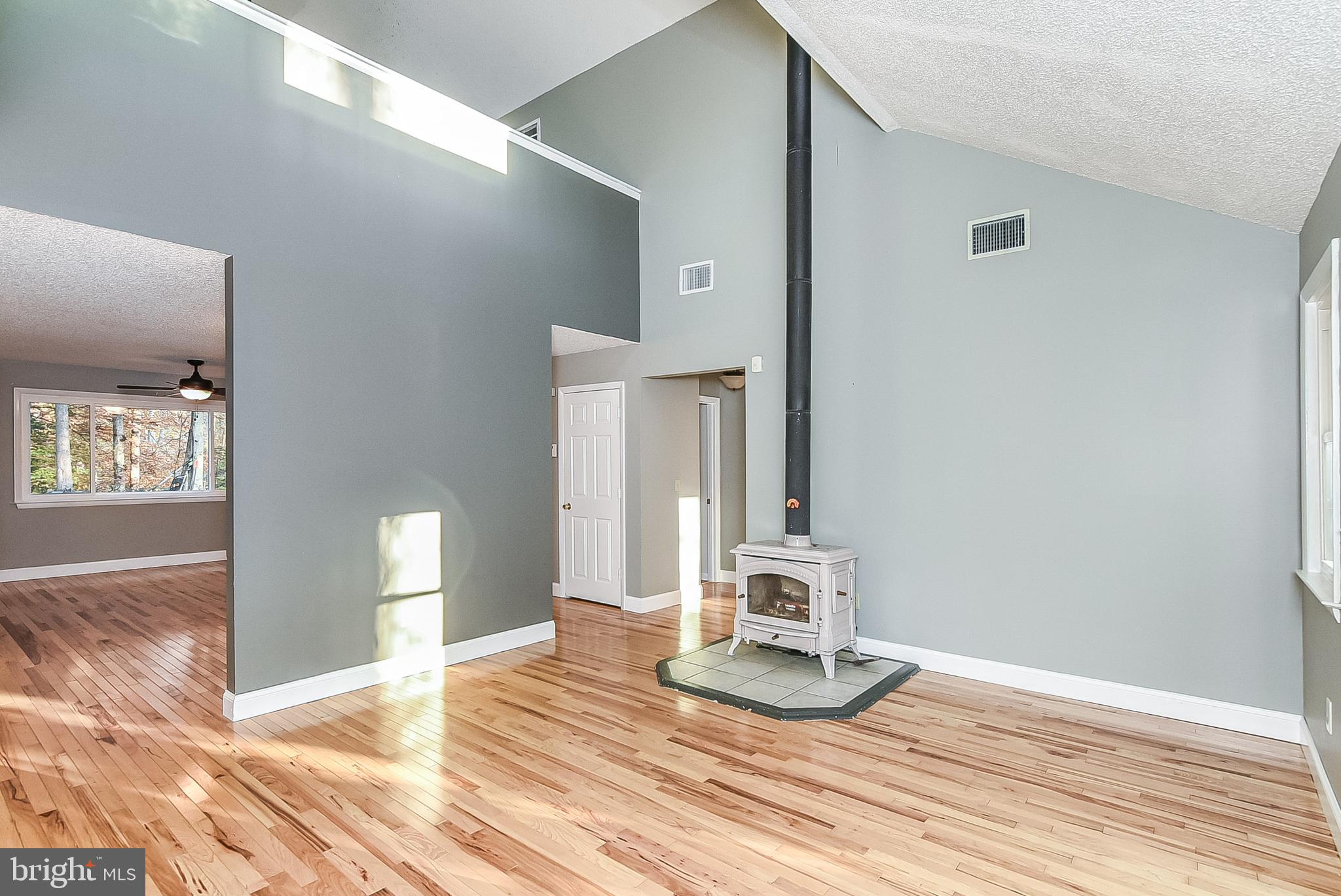 PRESIDENTIAL LAKES - Residential