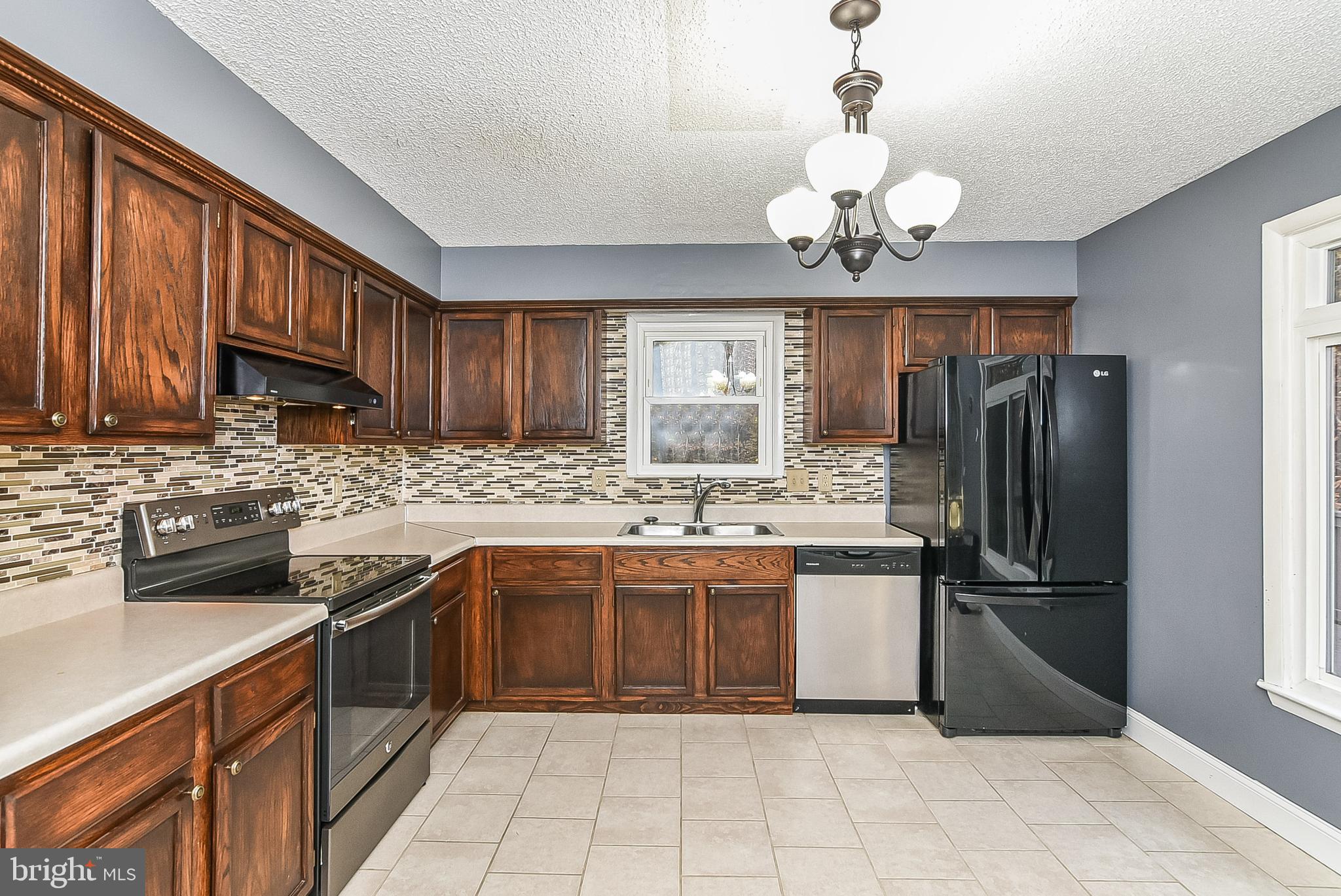 PRESIDENTIAL LAKES - Residential