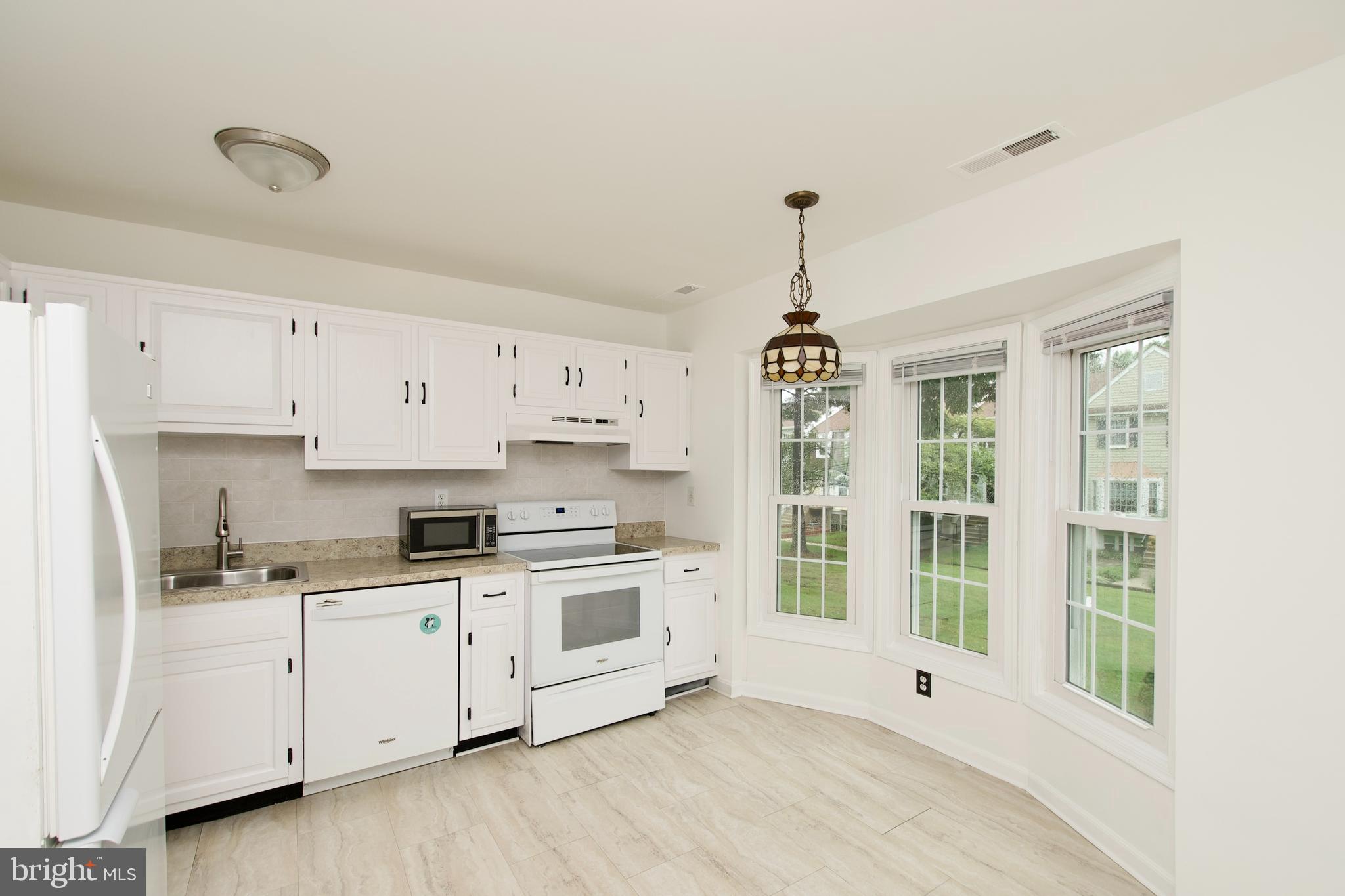 CROFTON MEWS CONDO - Residential