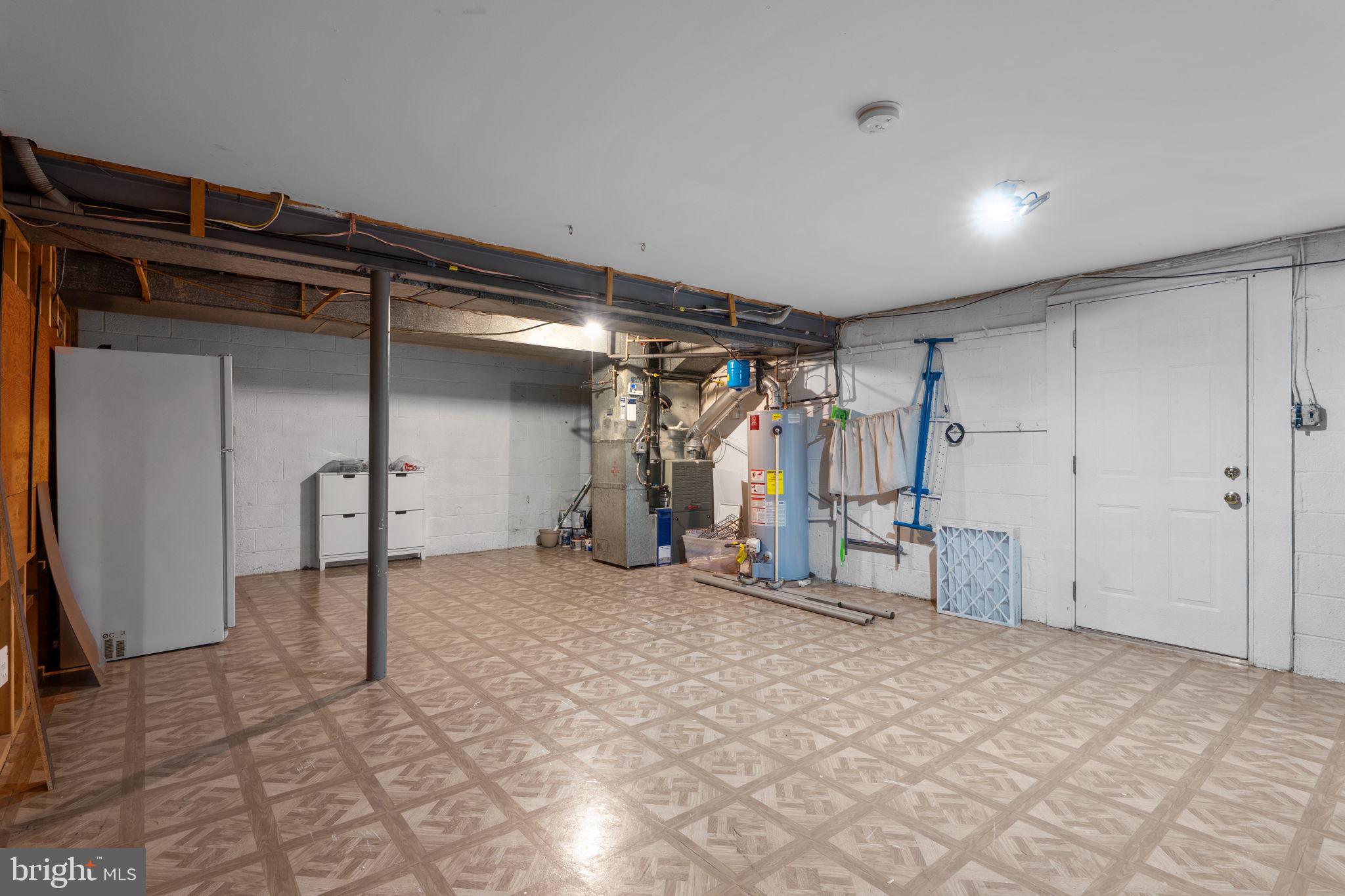 ANNANDALE WOODS - Residential