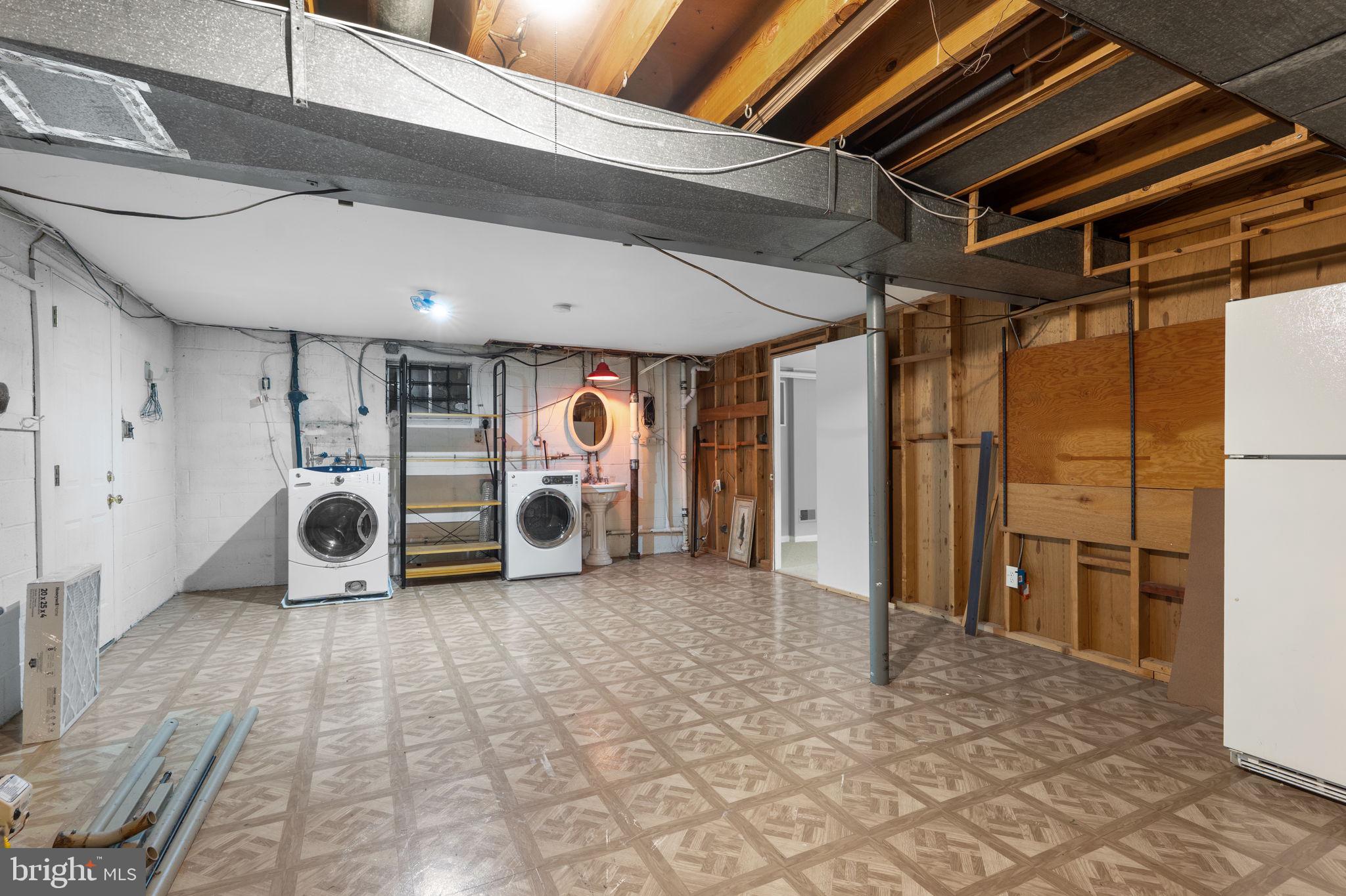 ANNANDALE WOODS - Residential