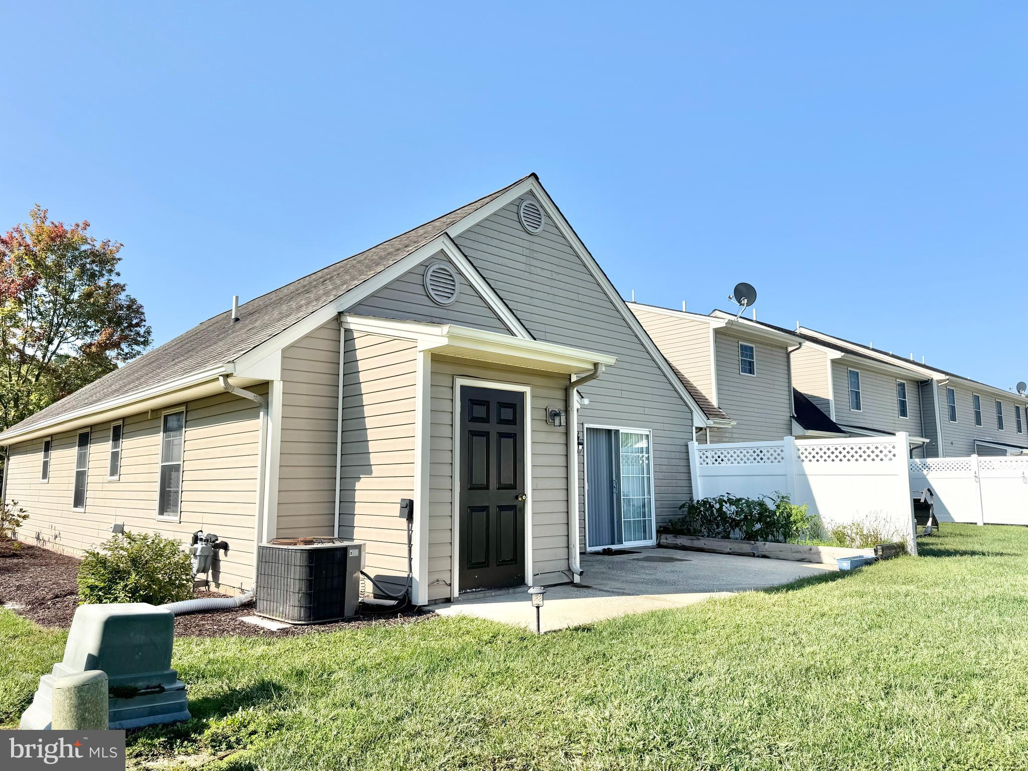 517 HOLLY RIDGE COURT