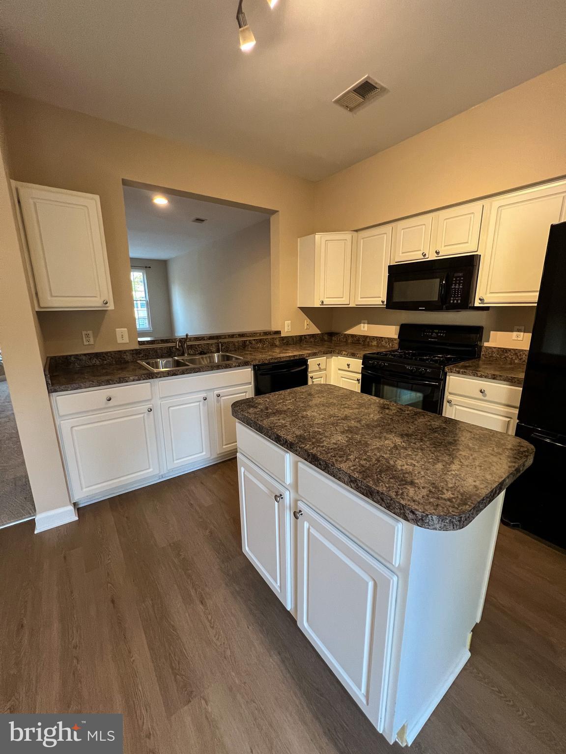 PINEY ORCHARD - Residential Lease