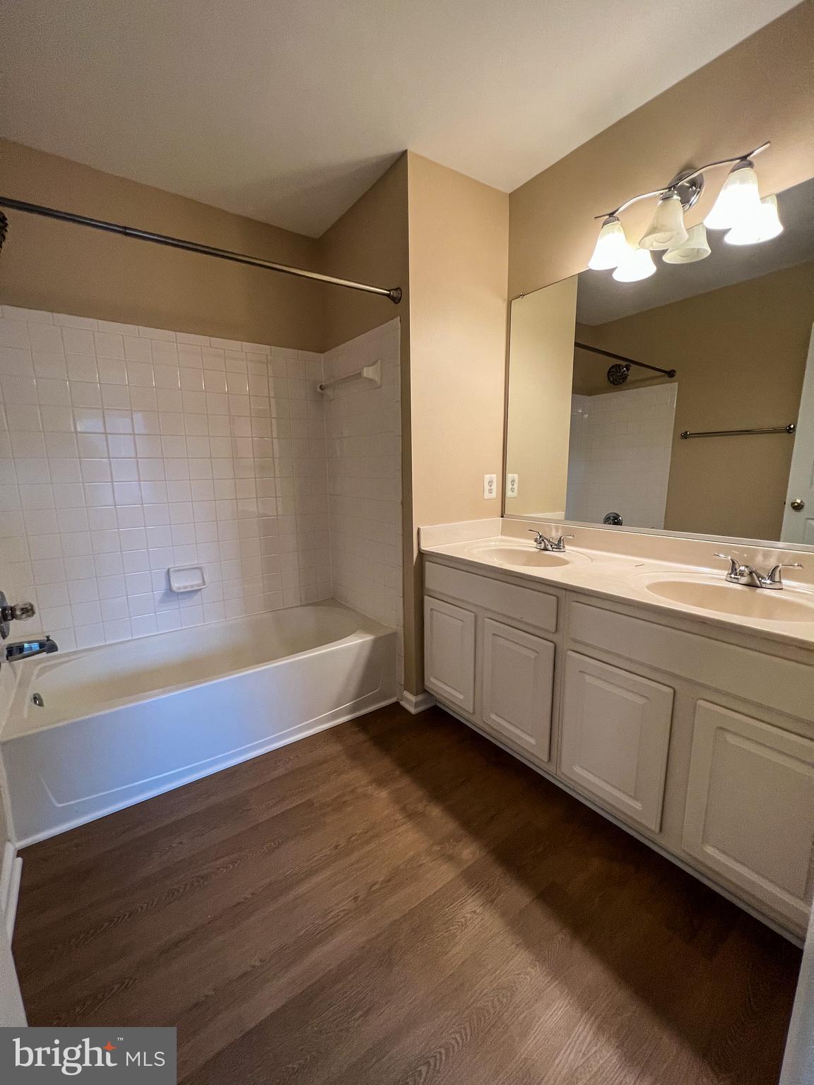 PINEY ORCHARD - Residential Lease