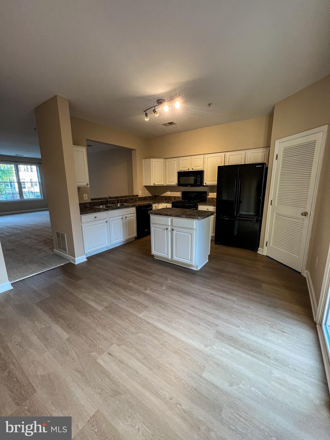 PINEY ORCHARD - Residential Lease