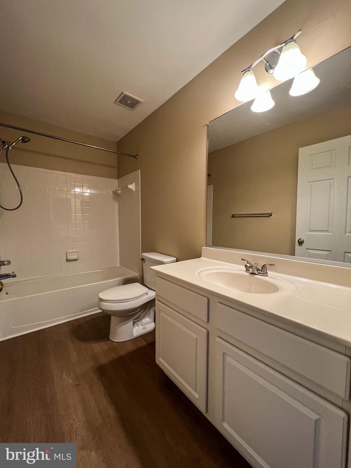 PINEY ORCHARD - Residential Lease