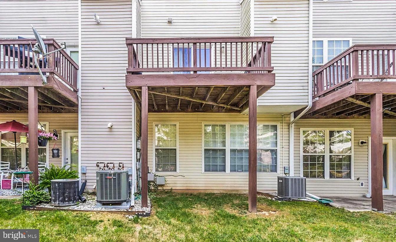 PINEY ORCHARD - Residential Lease